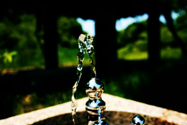 家庭の水を守るポイント浄水器選びとカートリッジ管理のコツ解説