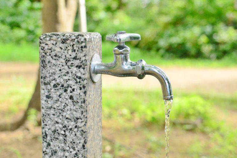 家庭で簡単に始められる蛇口取付型浄水器が変える安全でおいしい水生活